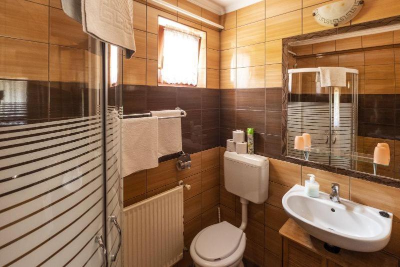 Rozmann Family Panzio & Apartmanhaz Шарвар Экстерьер фото